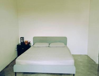 Queen Room with Shared Bathroom