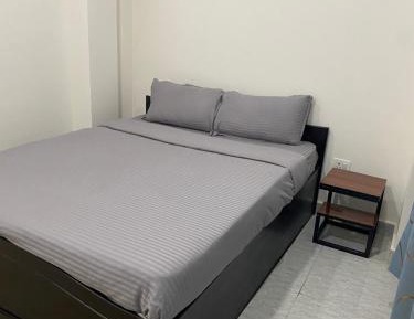 One-Bedroom Apartment with Balcony