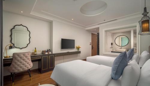 Twin Room with City View