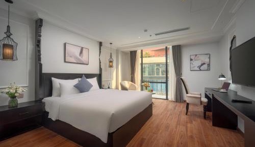 Suite with City View