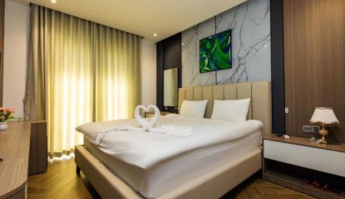 Deluxe Double Room with Balcony