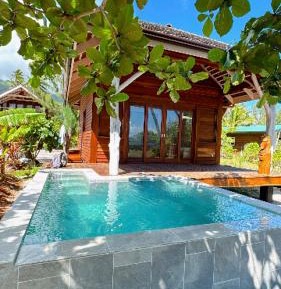 Bungalow - Water Front 