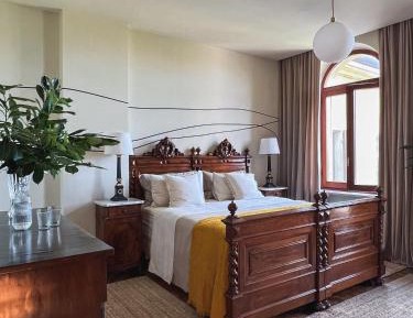 Deluxe King Suite