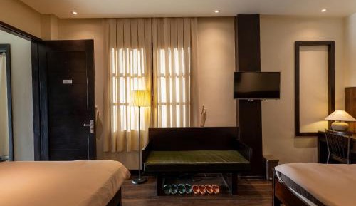 Deluxe Family Room