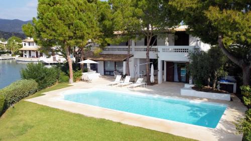 Villa with Sea View
