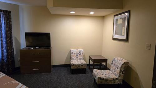 Deluxe King Suite