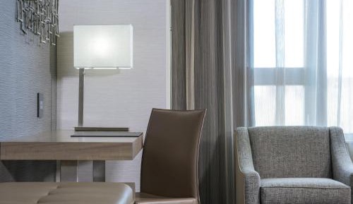 1 Bedroom Suite, 1 King, Sofa bed