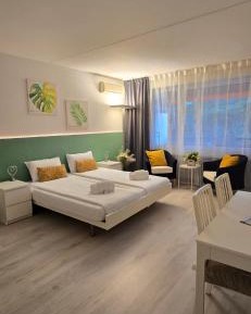 Apartment with Garden View