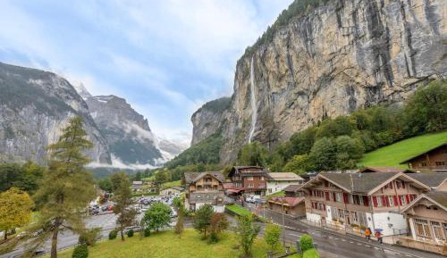 Double Room with Balcony and Waterfall View
