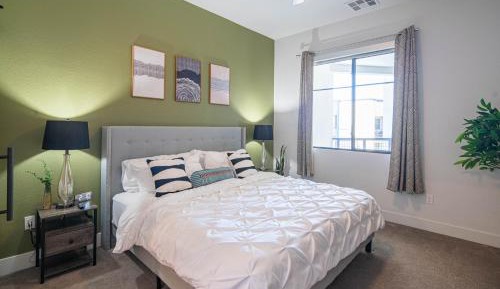 Apartment with Pool View 