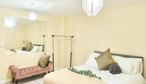 Standard Double Room with Shared Bathroom