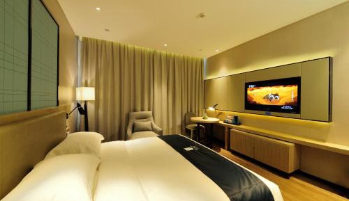 Deluxe Queen Room