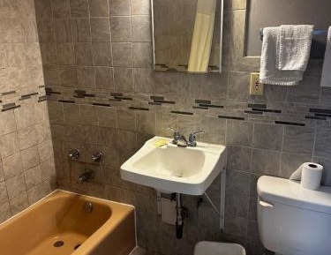 Twin Room with Private Bathroom