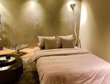 One-Bedroom Deluxe Apartment