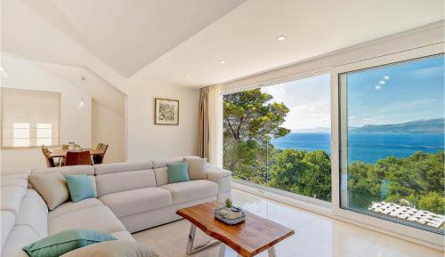 Five-Bedroom Holiday Home