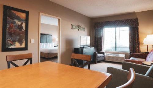 Deluxe King Suite