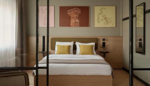 Penthouse Apartment with Sauna & Balcony