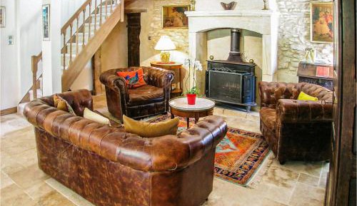 Three-Bedroom Holiday Home 