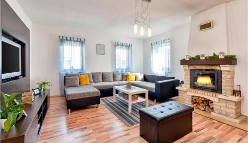 Three-Bedroom Vacation Home 