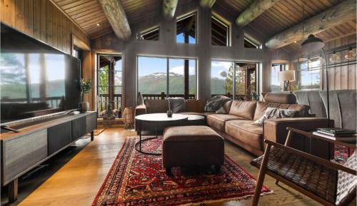 Five-Bedroom Holiday Home