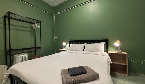 Queen Room with Garden View