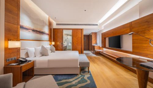 Deluxe King Room