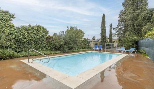 Superior One-Bedroom Apartment