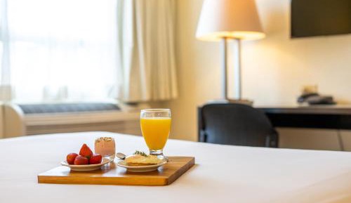 Queen Room - Non-Smoking