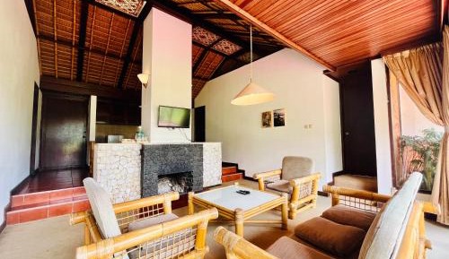 Family Room with Lake View