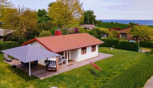 Three-Bedroom Vacation Home 