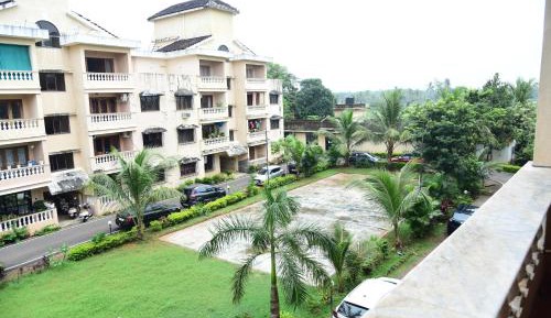 Apartment with Garden View