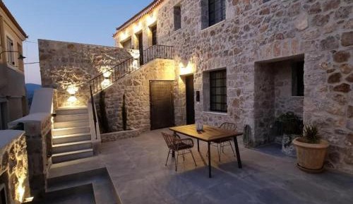 Deluxe One-Bedroom Apartment with Garden View