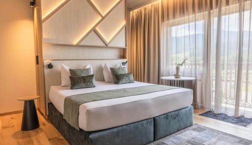 Double Room with Mountain View