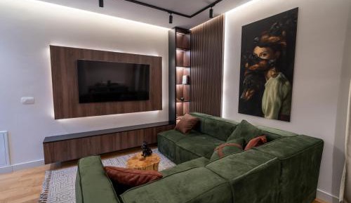 One-Bedroom Apartment with Balcony