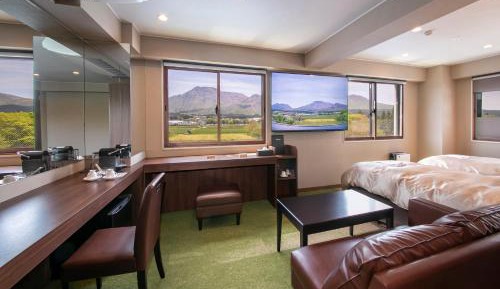 Suite with Mountain View