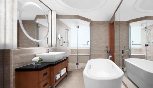 1 Bedroom Larger Suit Room