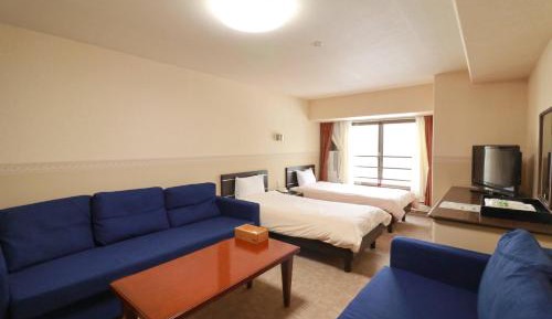 Twin Room with Ski Run View
