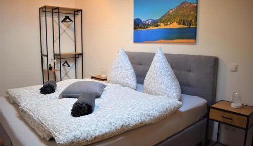 Apartment with Mountain View