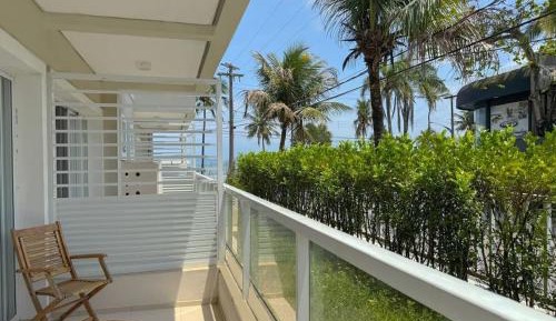 Deluxe Room with Side Sea View