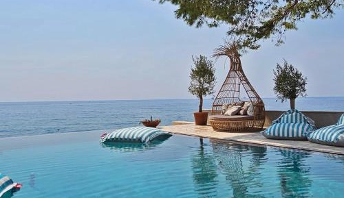 Villa - Beach Front