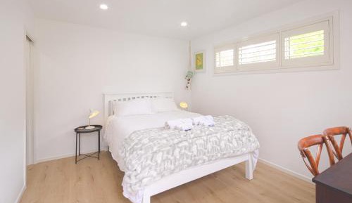 Deluxe One-Bedroom Apartment