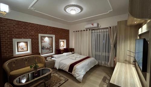 Deluxe King Studio