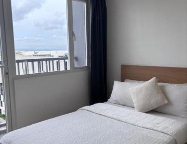 Deluxe One-Bedroom Apartment with City View