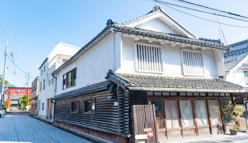 Twin Room with Shared Bathroom