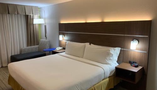 King Room - Mobility Access/Hearing Accessible