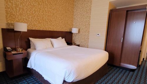 King Suite with Sofa Bed and Adapted Tub - Mobility and Hearing Accessible