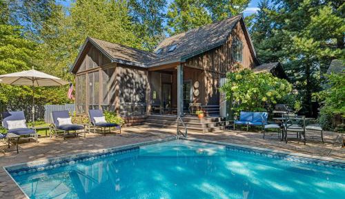 Three-Bedroom Vacation Home 