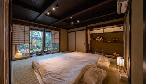 Quadruple Room with Private Bathroom