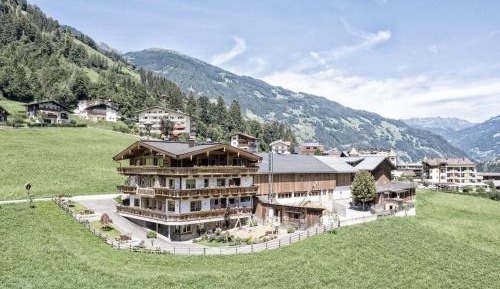 Two-Bedroom Holiday Home