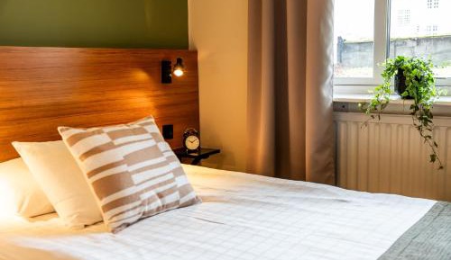 Studio Apartment with Queen Bed